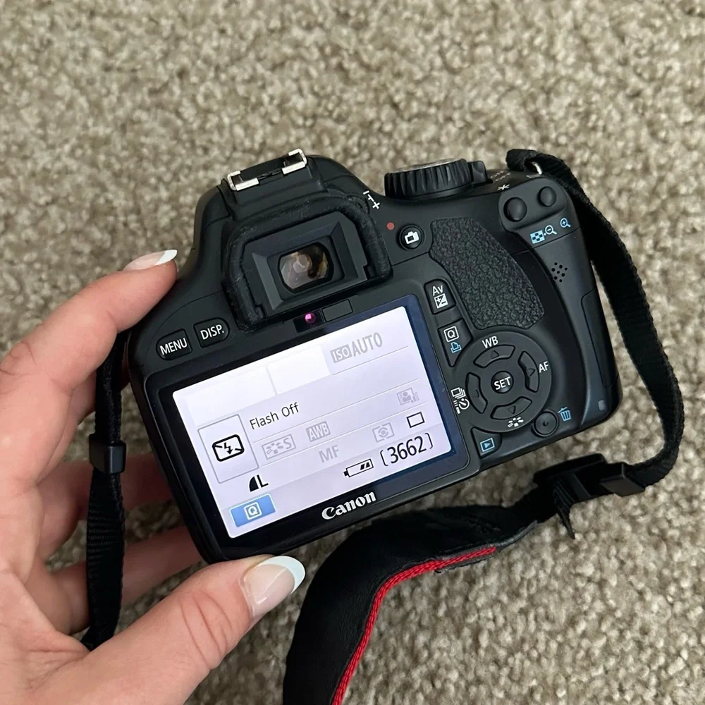 Canon Rebel T2i DSLR Camera